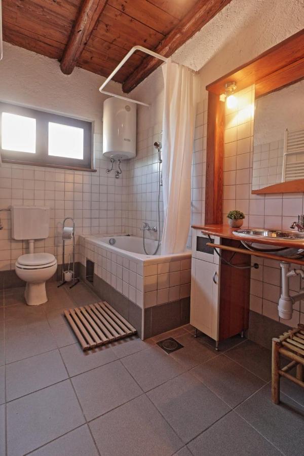 Two Olives Villa Vrbnik Ngoại thất bức ảnh