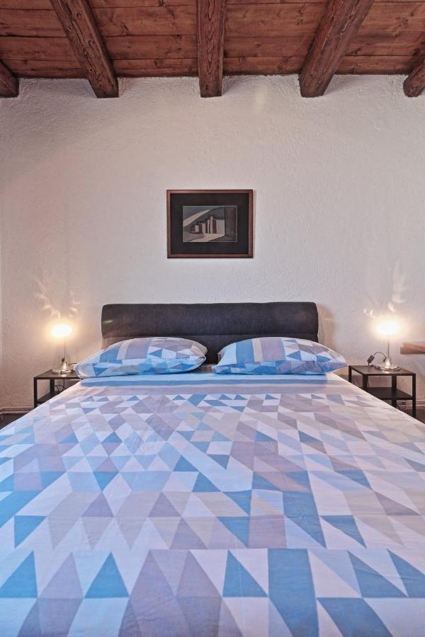 Two Olives Villa Vrbnik Ngoại thất bức ảnh