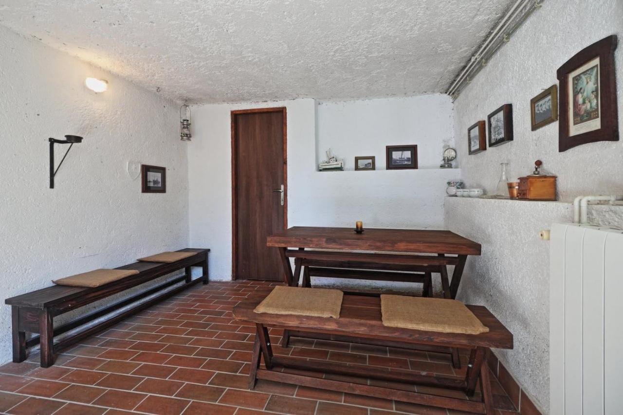 Two Olives Villa Vrbnik Ngoại thất bức ảnh